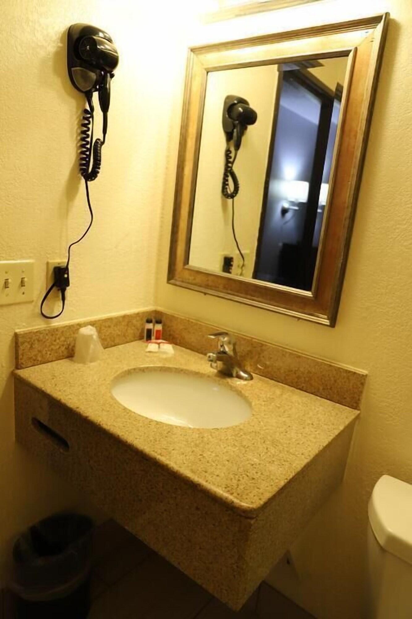 Super 8 By Wyndham Richmond Airport Va Hotel Sandston Exterior photo
