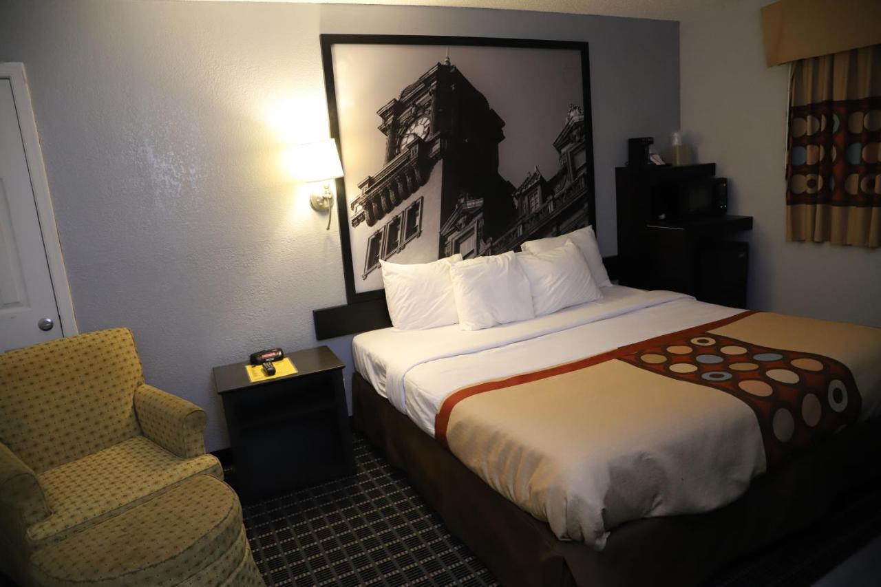 Super 8 By Wyndham Richmond Airport Va Hotel Sandston Exterior photo